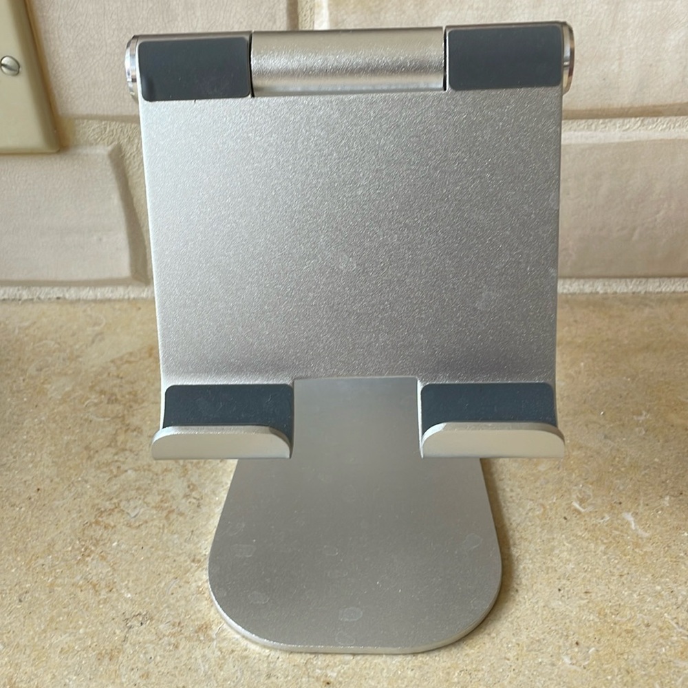 NWOT Lamicall adjustable foldable tablet and phone stand